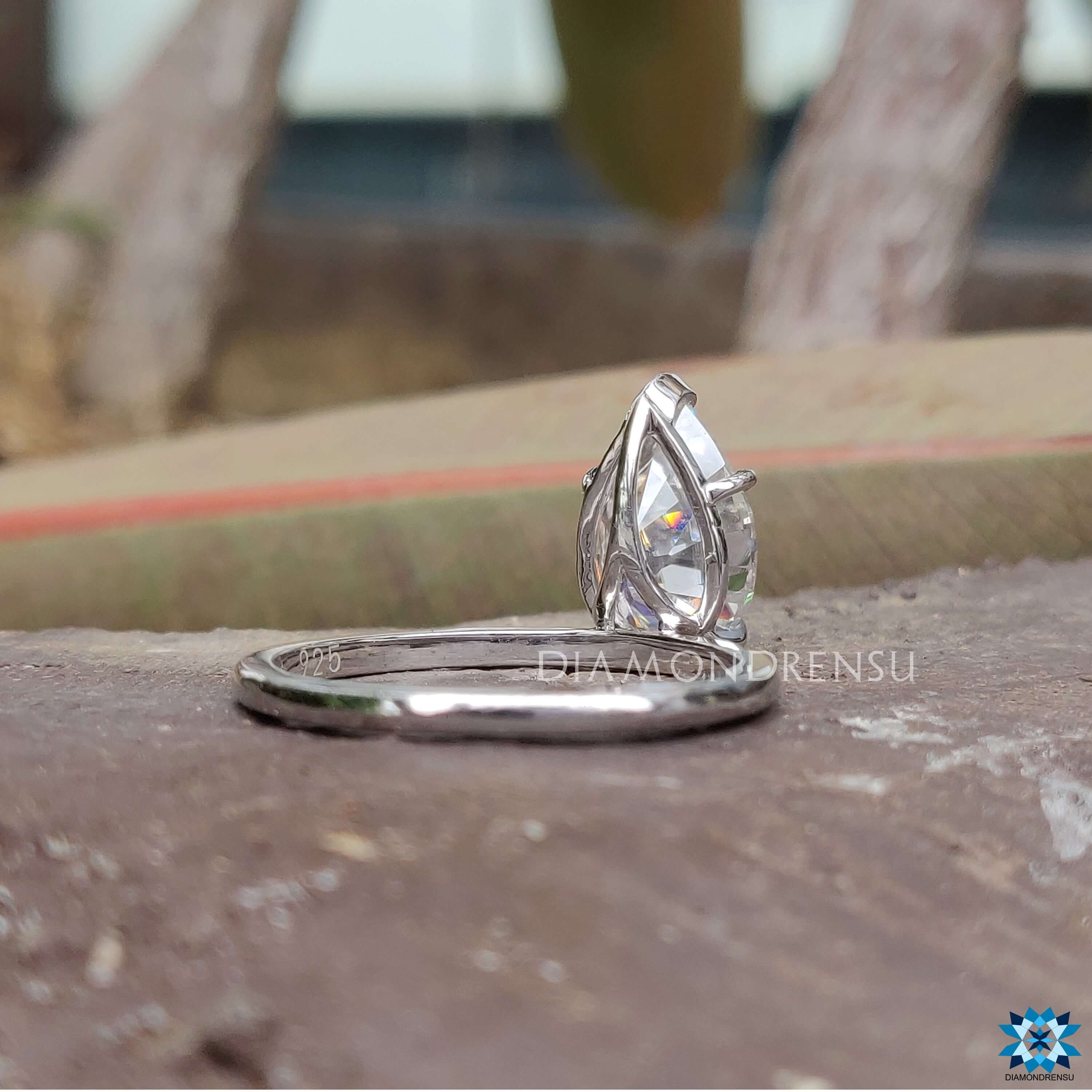 white gold ring - diamondrensu