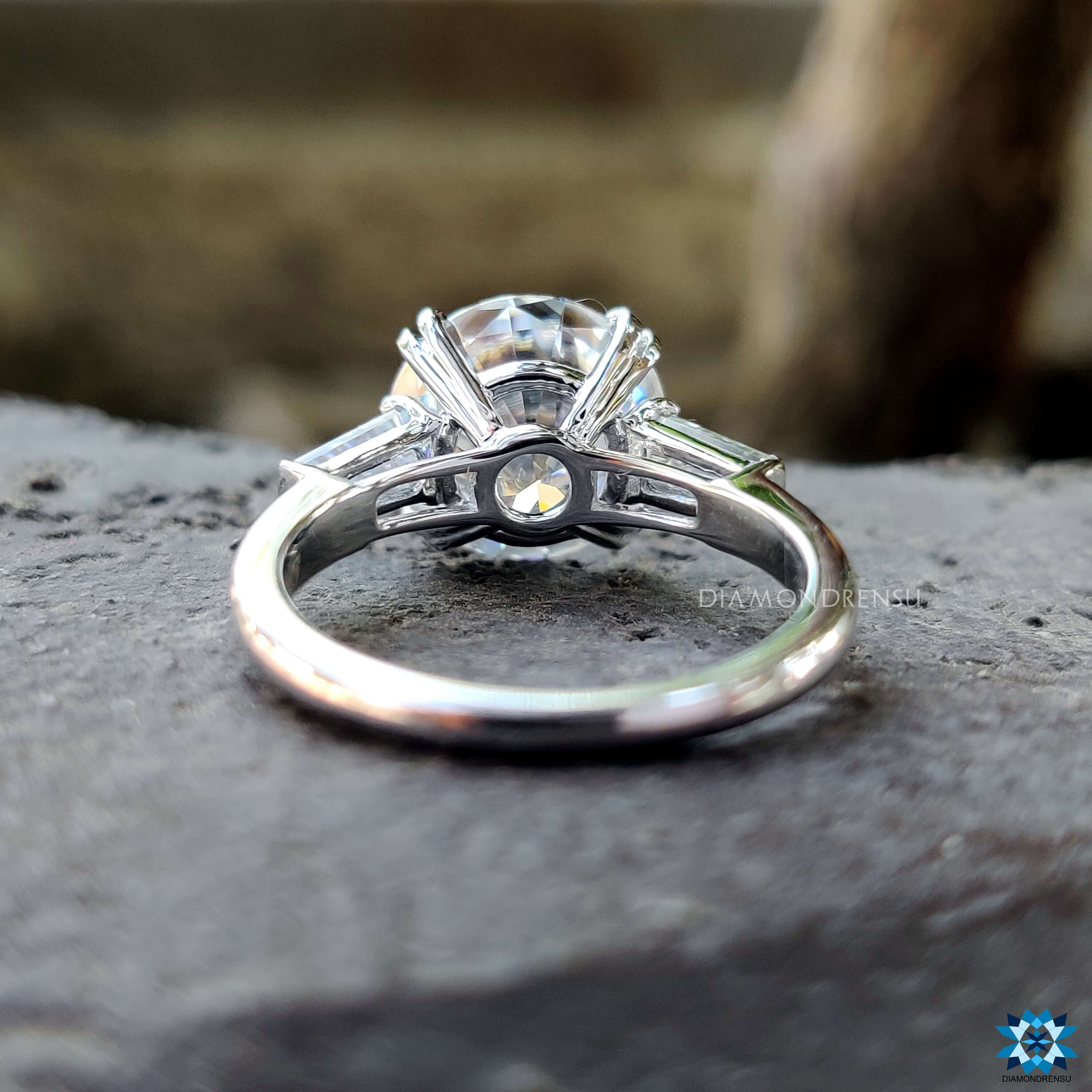 three stones engagement rings - diamondrensu